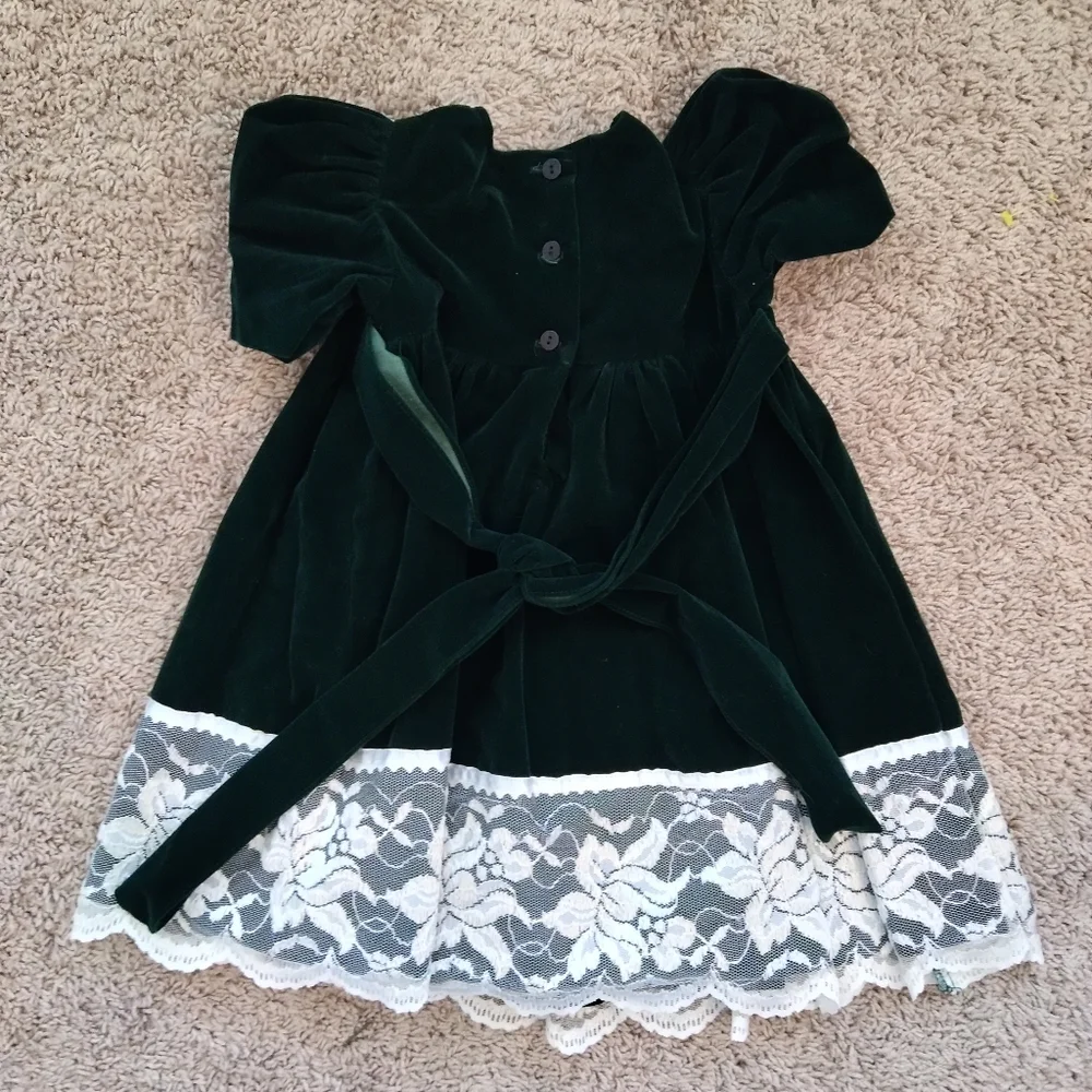 Adorable 80s 90s special occasion vintage lace trim Christmas portrait Dress
